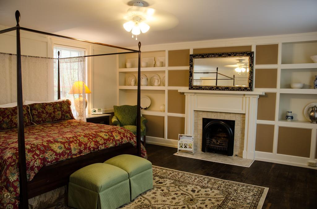 Deluxe King Suite